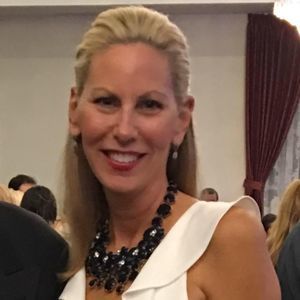 Meet your Posher, Leslie